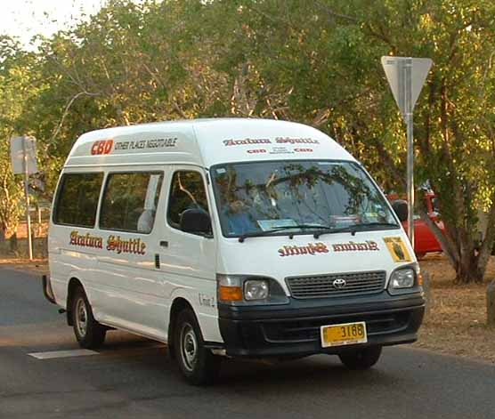 Arafura Shuttle Toyota HiAce MO3188